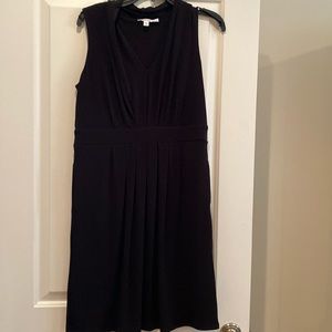 Black sleeveless jersey fabric dress